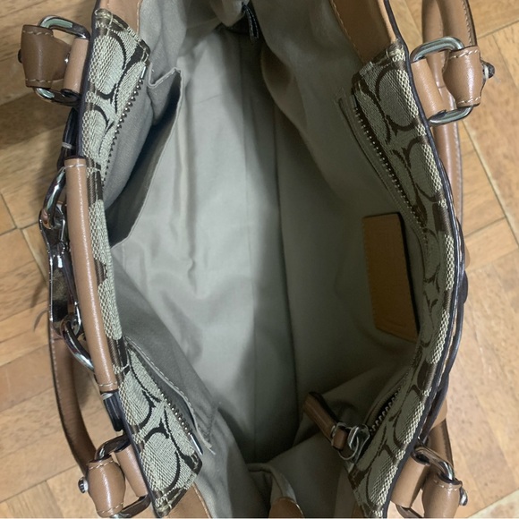 Coach Hampton Signature Carry Purse - Picture 3 of 7